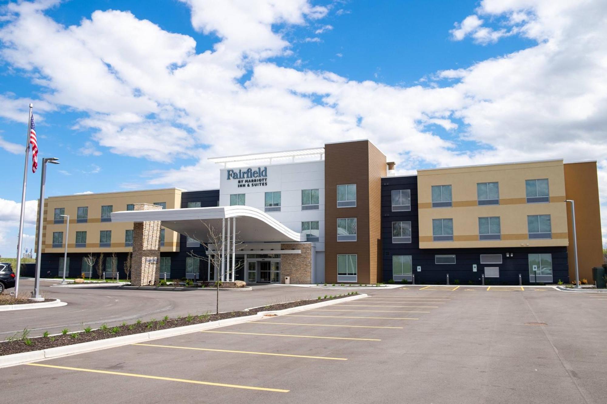 Fairfield By Marriott Inn & Suites Fond Du Lac Exterior photo